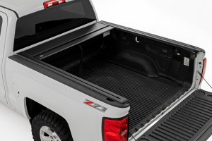 Chevrolet Silverado 1500 Classic Manual Retractable Bed Cover - Rough Country - Matte Black - 2019+ Chevrolet Silverado 1500 Classic Manual Retractable Bed Cover - Rough Country - Matte Black - 2019+
